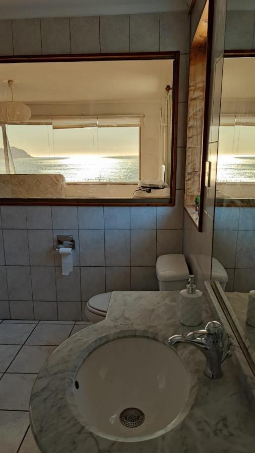 Acomodação com café da manhã  Buenavida Hostel, Habitacion Amplia Con Bano En Y Vista Al Mar