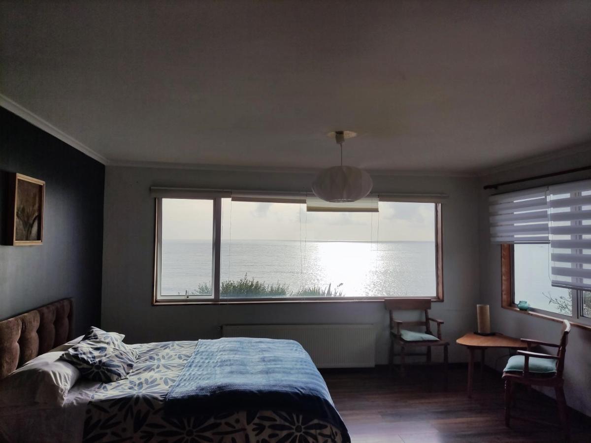 Acomodação com café da manhã  Buenavida Hostel, Habitacion Amplia Con Bano En Y Vista Al Mar *